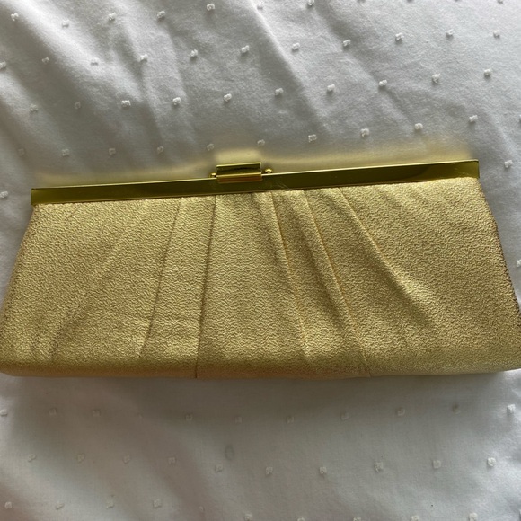 Jessica McClintock Gold Clutch Purse with Chain 💛 - Picture 4 of 6